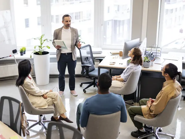 Medium Shot Colleagues Learning Job